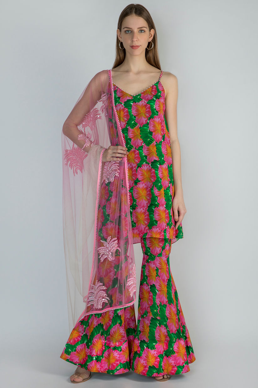 Masaba Salwar Suits And Sets Buy Masaba Pink Savannah Tunic Sharara With Ombre Net Pearl Emb Dupatta Set Of 3 Online Nykaa Fashion Neena scores a meeting with a popular filmmaker. masaba pink savannah tunic sharara with ombre net pearl emb dupatta set of 3