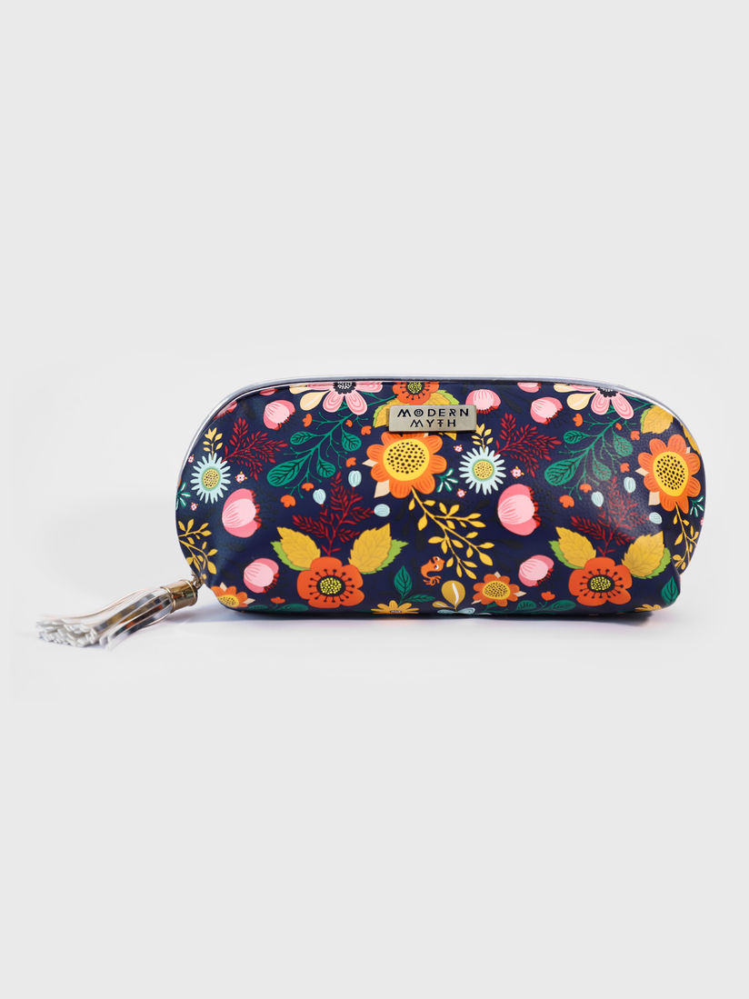 nykaa cosmetic pouch