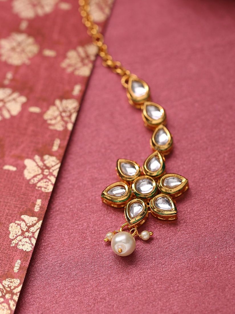 Priyaasi Maang Tikkas Buy Priyaasi Gold Plated Kundan Studded Maang Tikka In Floral Pattern Online Nykaa Fashion Download all photos and use them even for commercial projects. priyaasi gold plated kundan studded maang tikka in floral pattern