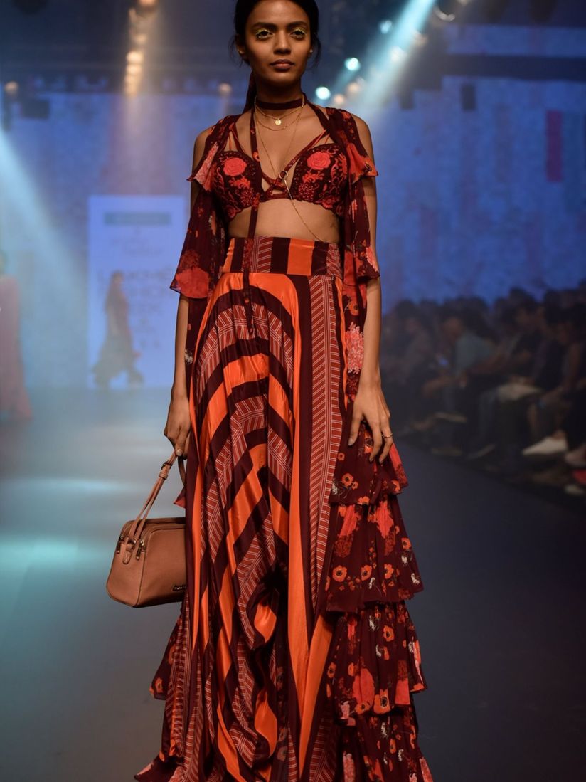 Arpita Mehta Salwar Suits And Sets Buy Arpita Mehta Maroon Cape Top And Kite Pant Online Nykaa Fashion Yöneticiler arpita mehta designers llp yönetici listesini indir. nykaa fashion