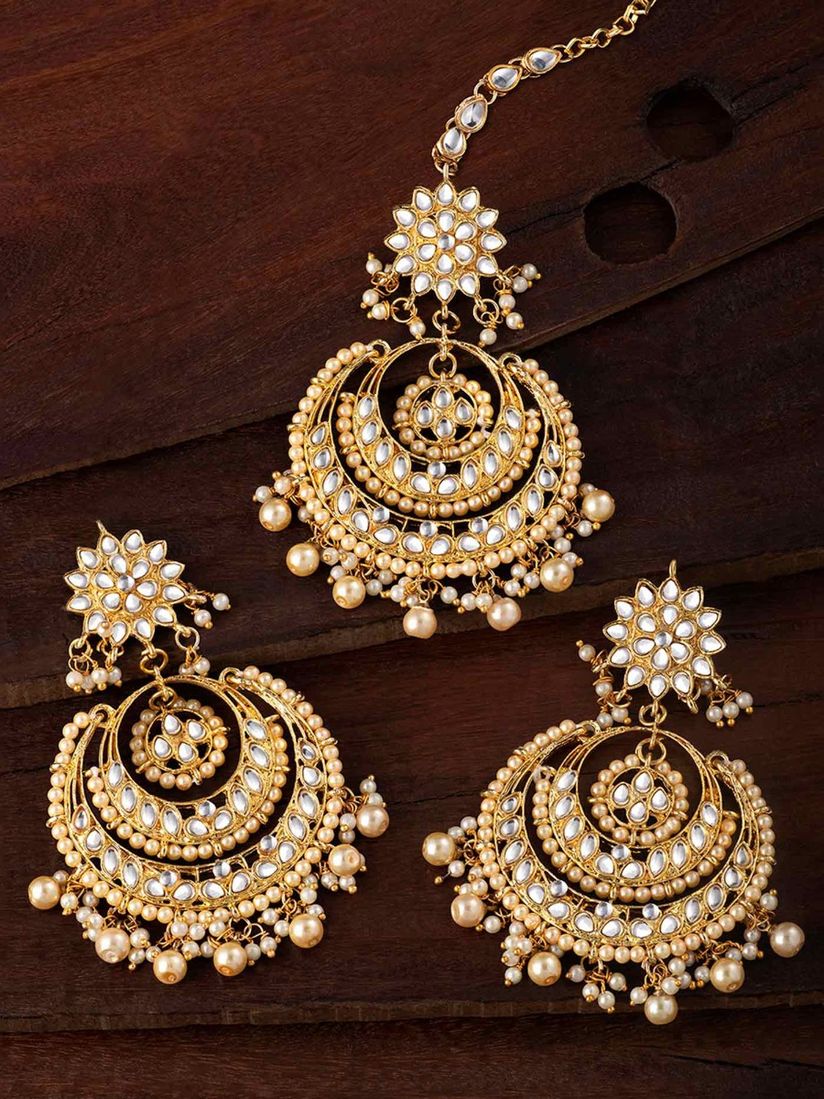 Peora Jewellery Sets Buy Peora Traditional 18k Gold Plated Gold Pearl Maang Tikka With Earring Online Nykaa Fashion These layered chains of the maang pattis are usually decorated with pearls, beads and sometimes stones to make it more designer and elaborate. peora traditionalgold plated gold pearl maang tikka earring pf25et106lct