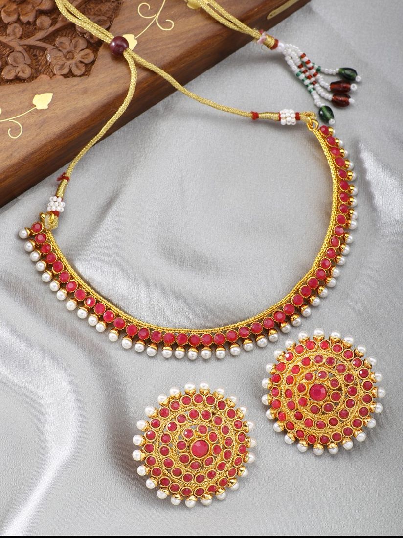 Peora Jewellery Set Buy Peora Gold Plated Stylish Red Stone Studded Choker Necklace Jewellery Set Online Nykaa Fashion
