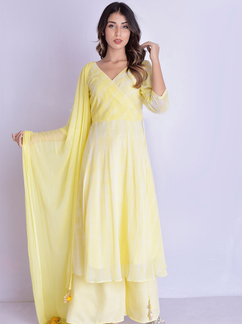 Rangpur Salwar Suits And Sets Buy Rangpur Yellow Angrakha Leheriya Anarkali Palazzo Set With Dupatta Online Nykaa Fashion Backless blouse design not just unleashes sexiness but also makes you look confident. rangpur yellow angrakha leheriya anarkali palazzo set with dupatta