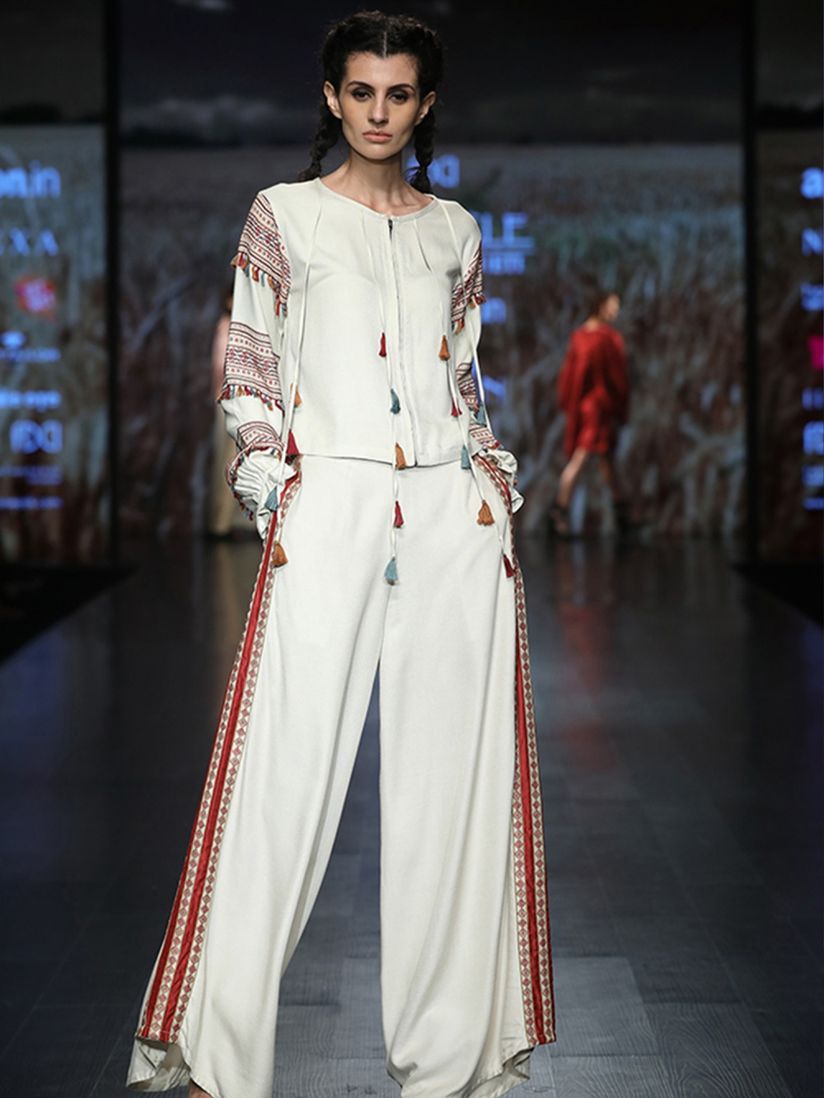 Pinnacle By Shruti Sancheti Sets Buy Pinnacle By Shruti Sancheti Bone Embroidered Top With Palazzo Set Of 2 Online Nykaa Fashion Ceo and creative director at 'pinnacle by shruti sancheti. pinnacle by shruti sancheti bone embroidered top with palazzo set of 2