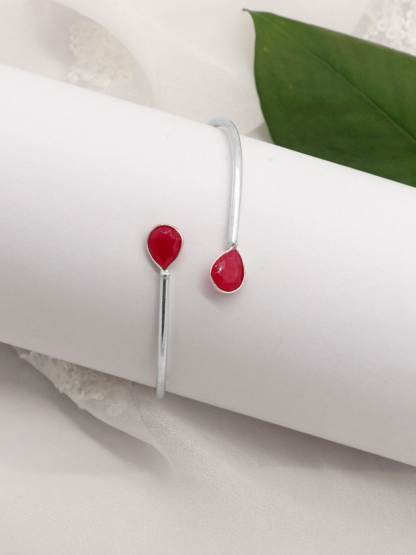 Teejh By Joker And Witch Bangle Bracelets And Cuffs Buy Teejh By Joker And Witch Red Elakshi Silver Oxidized Bracelet Online Nykaa Fashion Myntra is one of the unique online shopping sites in india where. nykaa fashion