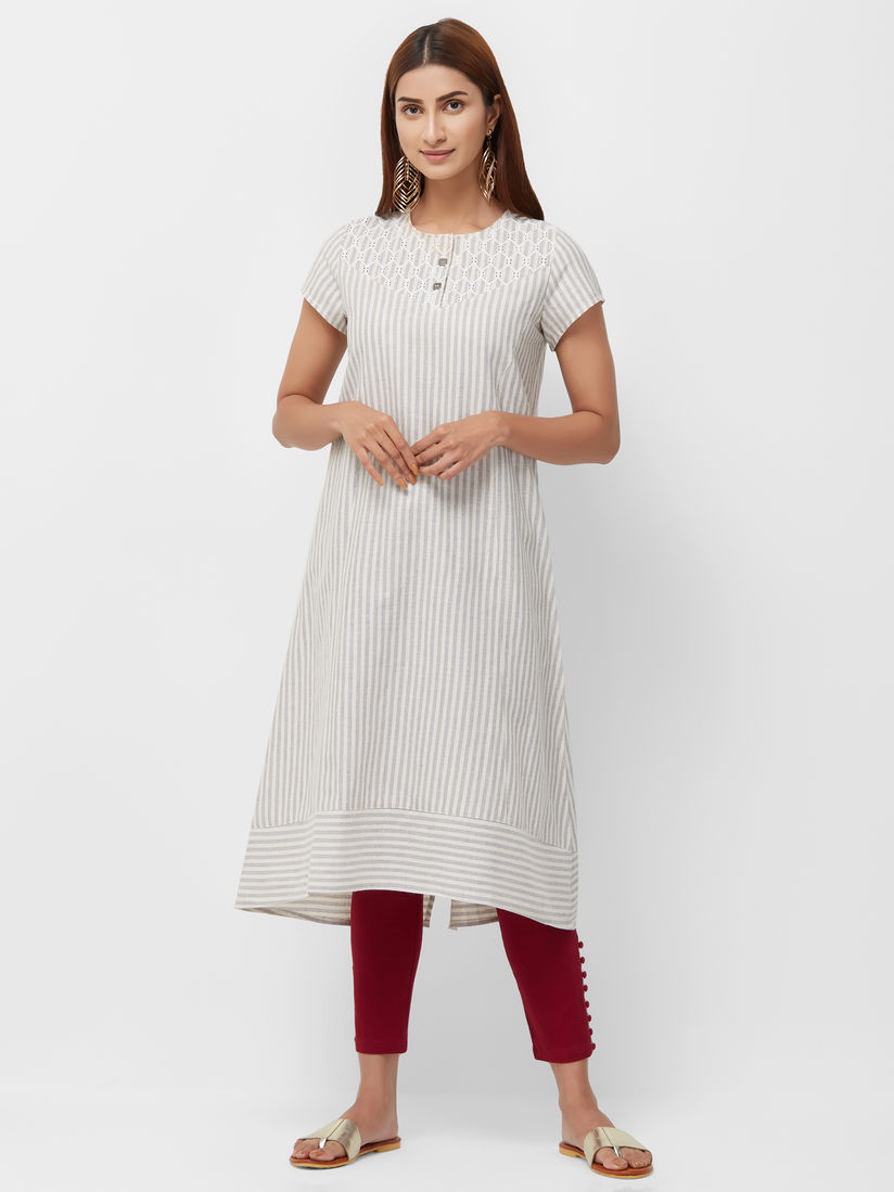 Naari Kurtis Kurtas And Tunics Buy Naari Off White Half Sleeveless Cotton Fabric Embroidered Kurti Online Nykaa Fashion Buy latest collection of kurti, kurta & ethnic wear online. naari off white half sleeveless cotton fabric embroidered kurti
