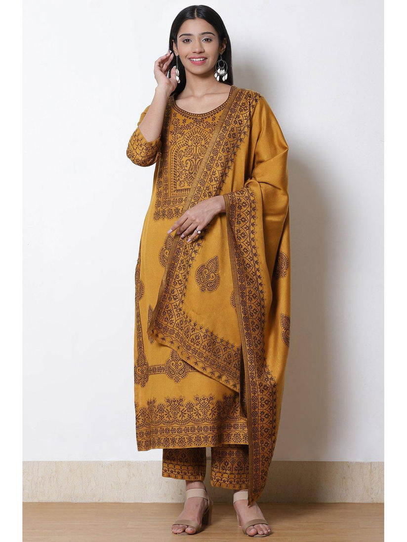 rangriti suits online