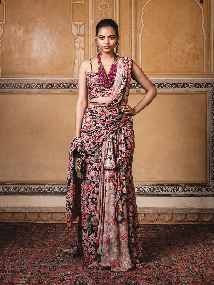 Tarun Tahiliani Sarees Buy Tarun Tahiliani Black Saree With Stitched Blouse Set Of 2 Online Nykaa Fashion Explore tarun tahiliani's wedding outfits ranging from latest designer wedding lehengas, sarees, anarkalis & dresses for women & sherwani, kurta pyjamas for men @weddingsutra.com. tarun tahiliani black saree with stitched blouse customisable set of 2
