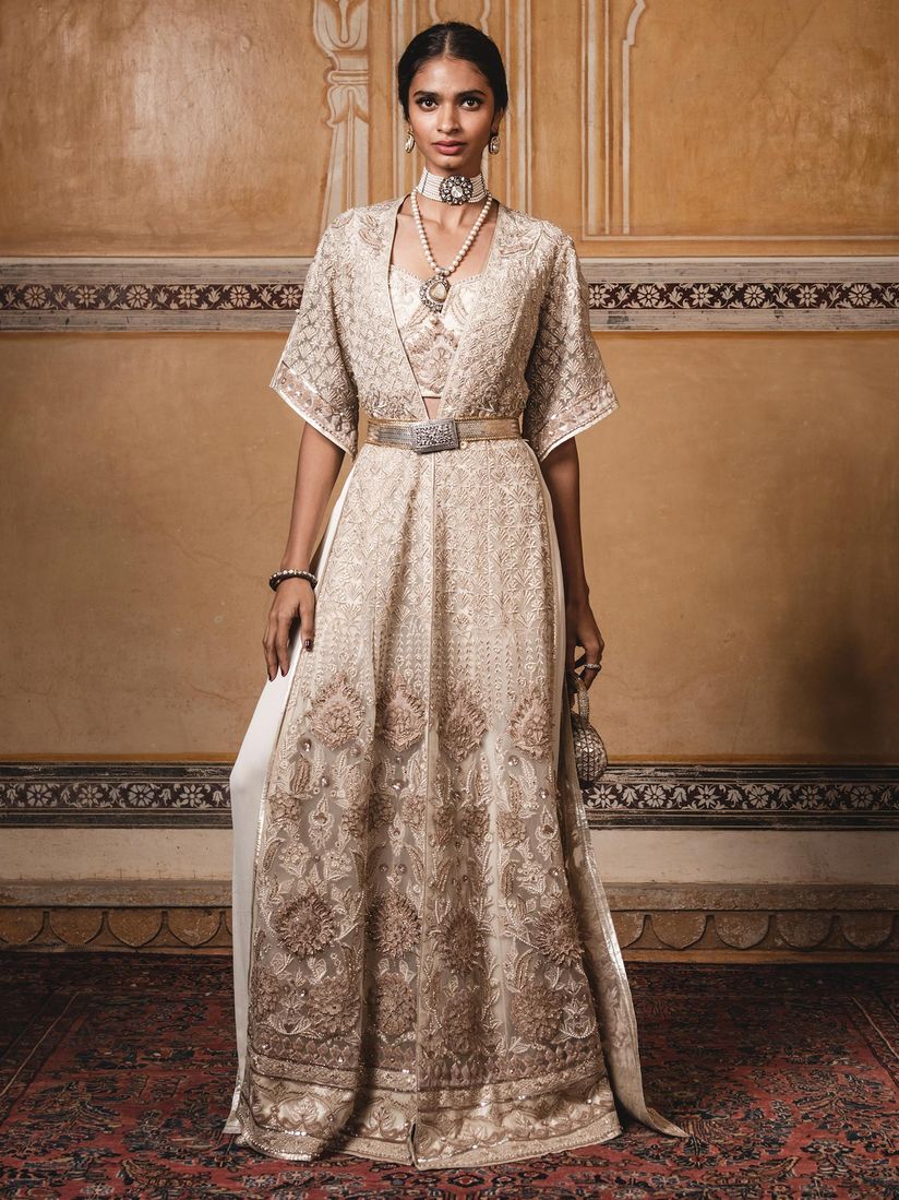 Tarun Tahiliani Salwar Suits And Sets Buy Tarun Tahiliani Beige Jacket With Palazzo Blouse Set Of 3 Online Nykaa Fashion Bekijk onze tarun tahiliani selectie voor de allerbeste unieke of custom handgemaakte items uit onze shops.