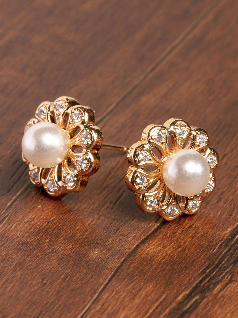 gold stud with pearl
